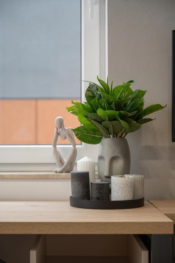 Trendy Studios With Home Office Near Wroclaw Main Station By Noclegi Renters Luaran gambar