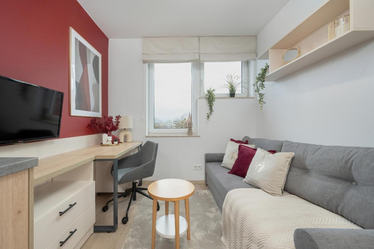 Trendy Studios With Home Office Near Wroclaw Main Station By Noclegi Renters Luaran gambar
