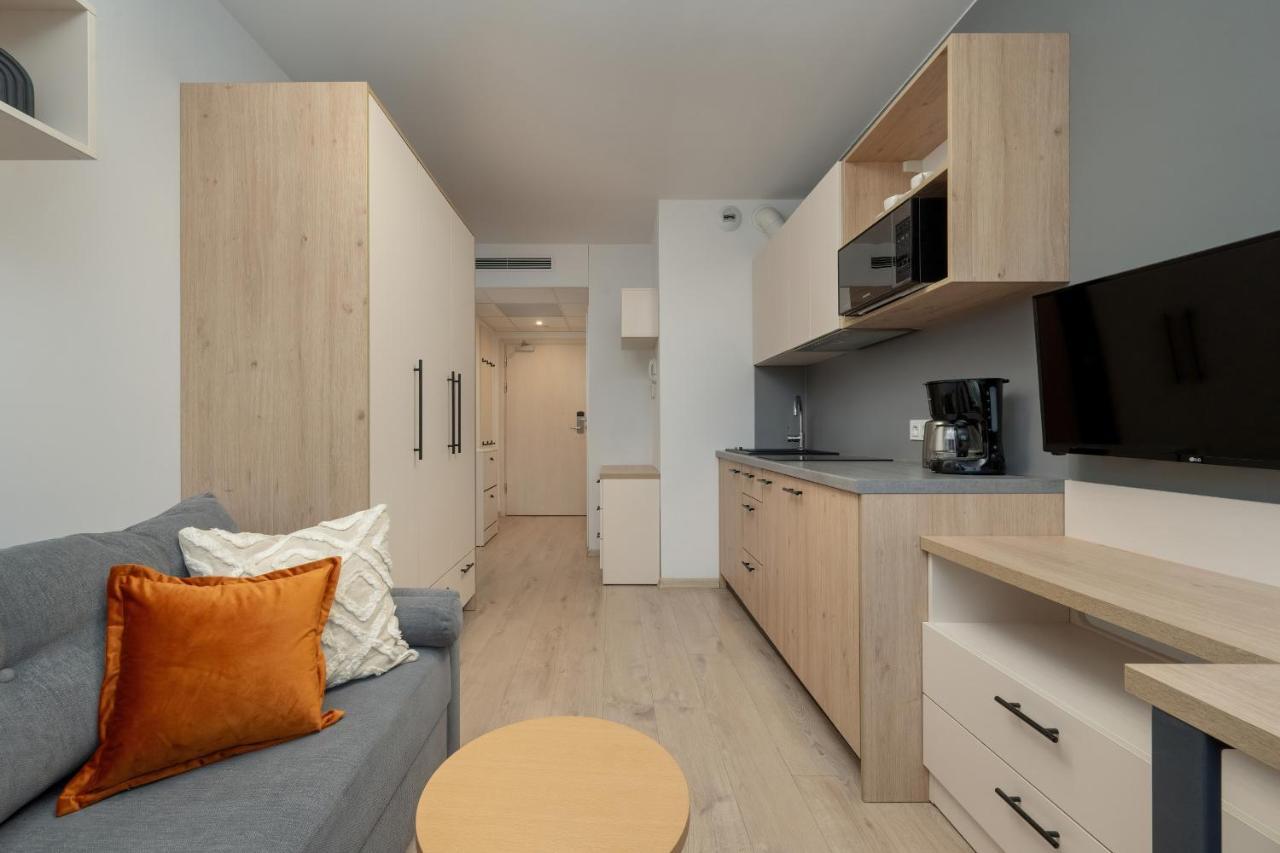 Trendy Studios With Home Office Near Wroclaw Main Station By Noclegi Renters Luaran gambar